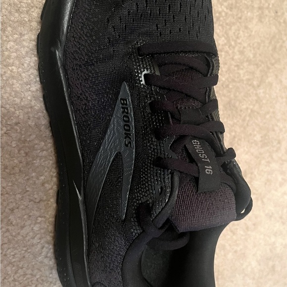 Brooks Ghost 16 Men’s Running Shoes Triple Black Size 9.5 - Picture 2 of 6